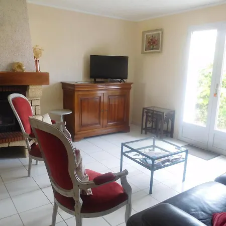Holiday home Maison Spacieuse 9 Pers, Proche Plage, Jardin, Animaux Acceptes Sur Demande - Fr-1-476-201
